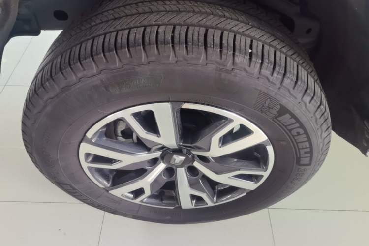 Used Tank 300 2021 City Edition 2.0T—Truly Stylish Right Rear Wheel Hub