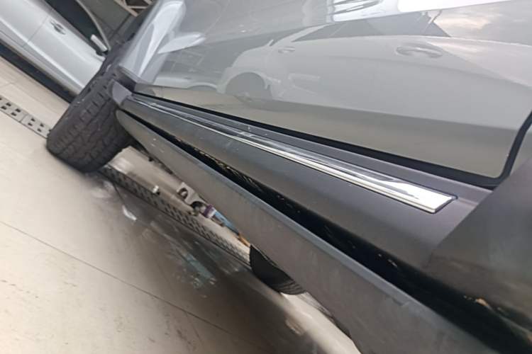 Used Tank 300 2021 City Edition 2.0T—Truly Stylish Right Side Sill