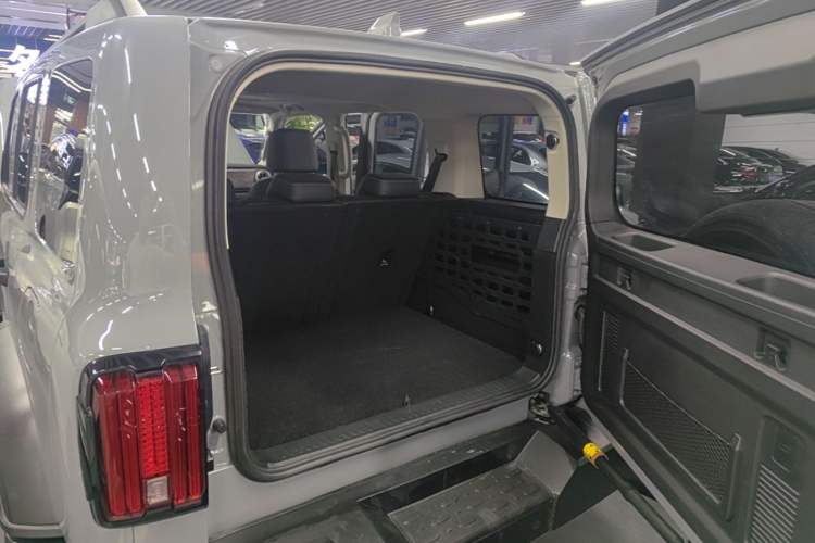 Used Tank 300 2021 Off-Road Edition 2.0T Challenger Trunk