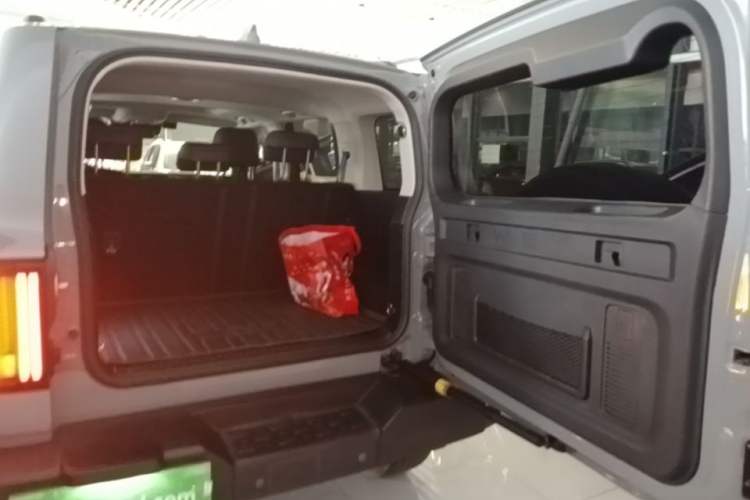 Used Tank 300 2021 Off-Road Edition 2.0T Conqueror Trunk
