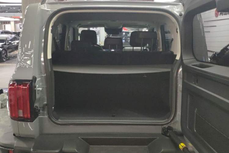 Used Tank 300 2021 City Edition 2.0T—Truly Stylish Trunk