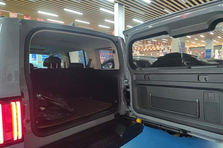 Used Tank 300 2021 Off-Road Edition 2.0T Conqueror Trunk