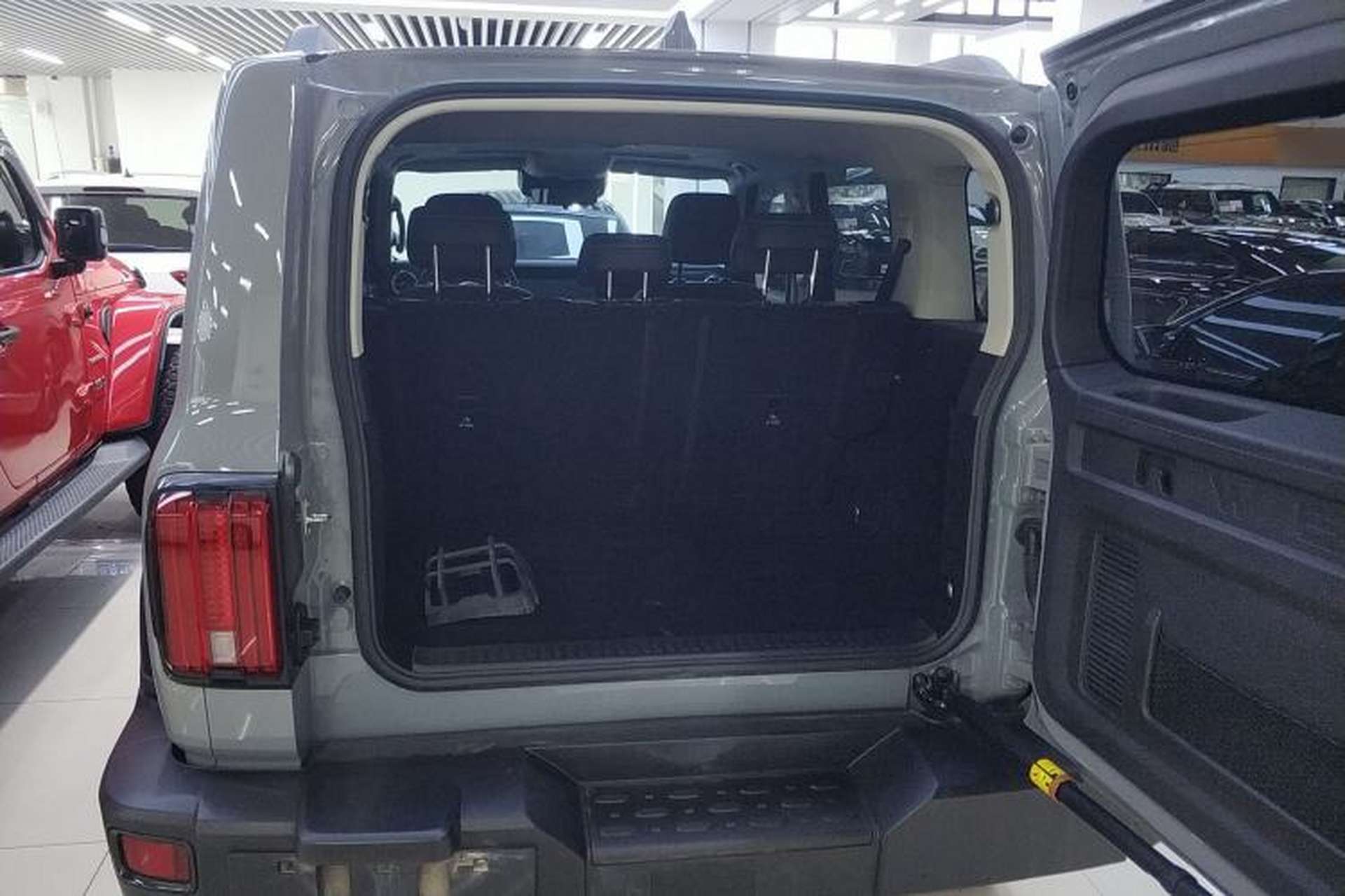 Used Tank 300 2021 Off-Road Edition 2.0T Conqueror Trunk