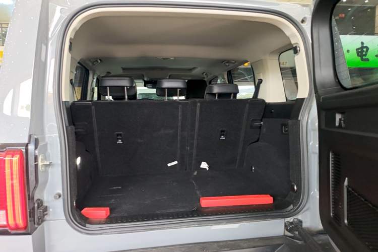 Used Tank 300 2021 Off-Road Edition 2.0T Conqueror Trunk