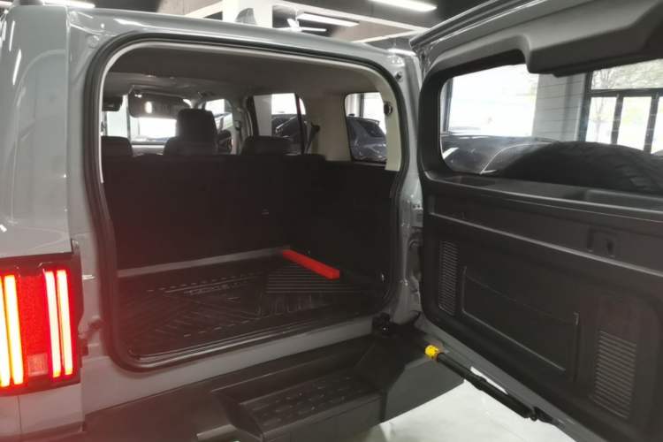 Used Tank 300 2021 Off-Road Edition 2.0T Conqueror Trunk