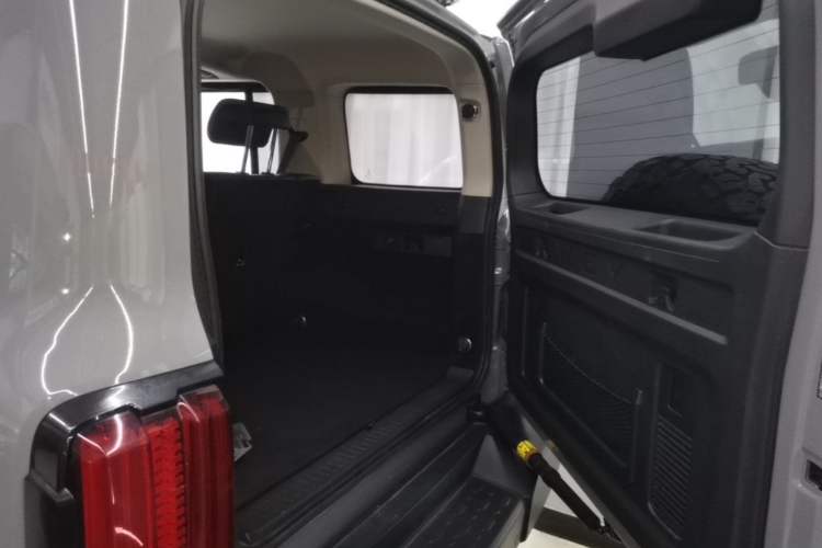 Used Tank 300 2021 Off-Road Edition 2.0T Challenger Trunk