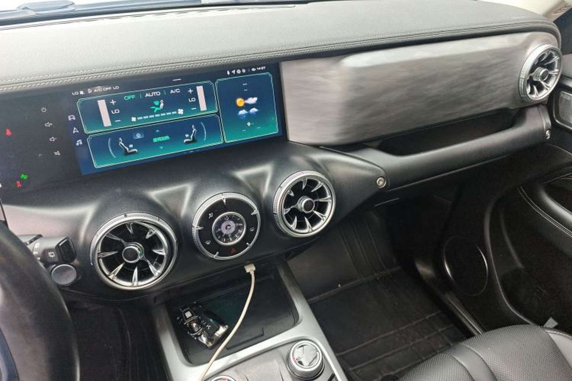 Used Tank 300 2021 City Edition 2.0T—Truly Stylish Audio And AC Panel