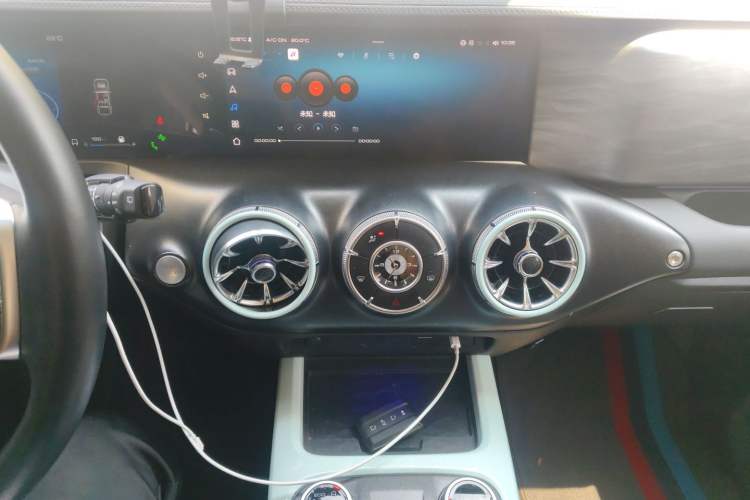 Used Tank 300 2021 City Edition 2.0T—Truly Stylish Audio And AC Panel