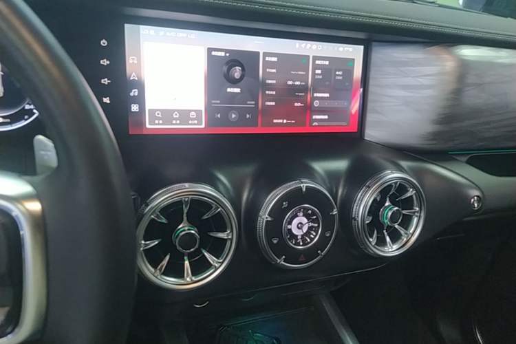 Used Tank 300 2021 City Edition 2.0T—Truly Stylish Audio And AC Panel