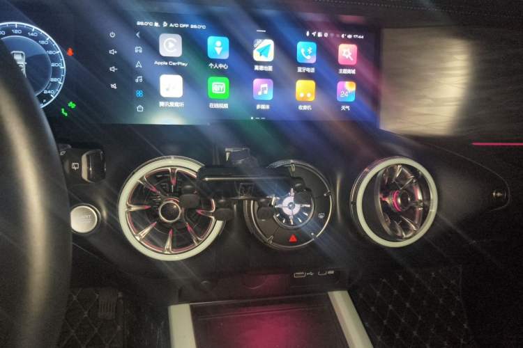 Used Tank 300 2021 City Edition 2.0T—Truly Stylish Audio And AC Panel