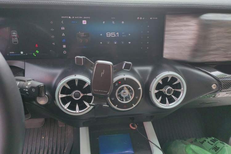 Used Tank 300 2021 City Edition 2.0T—Truly Stylish Audio And AC Panel