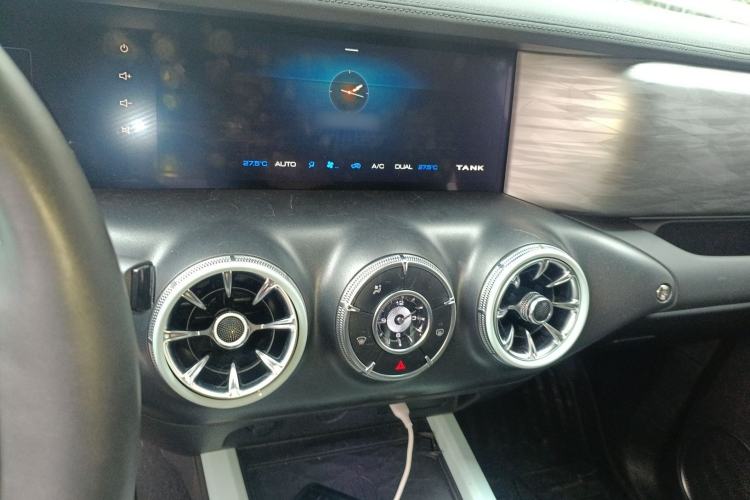 Used Tank 300 2021 City Edition 2.0T—Truly Stylish Audio And AC Panel