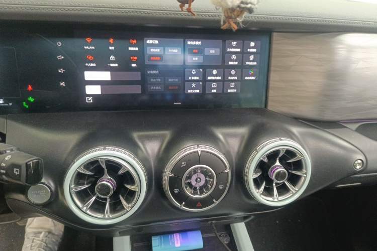 Used Tank 300 2021 City Edition 2.0T—Truly Stylish Audio And AC Panel