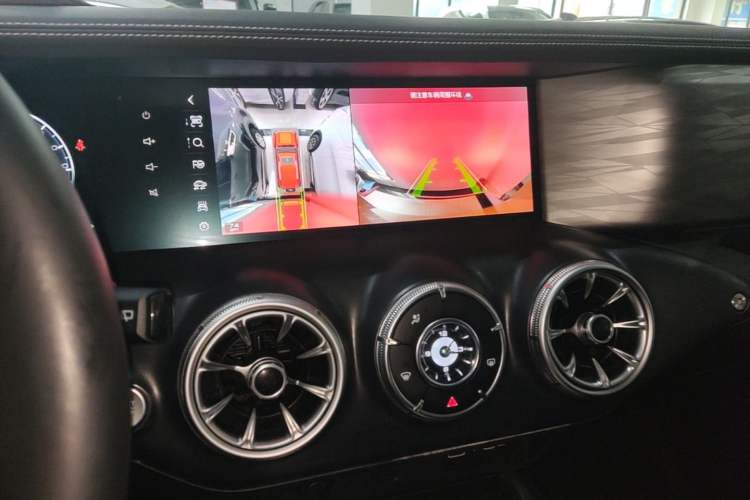 Used Tank 300 2021 City Edition 2.0T—Truly Stylish Audio And AC Panel