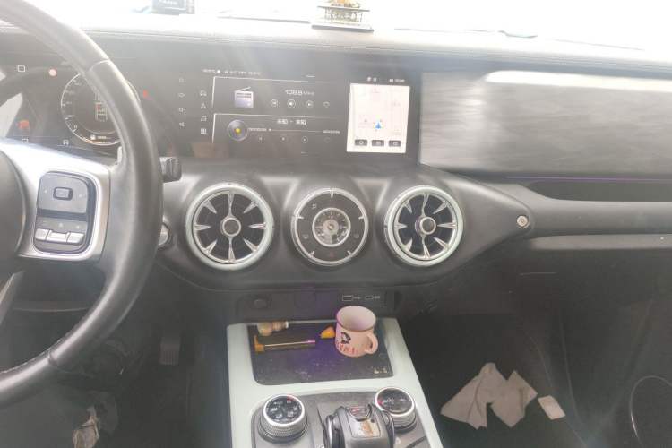 Used Tank 300 2021 City Edition 2.0T—Truly Stylish Audio And AC Panel