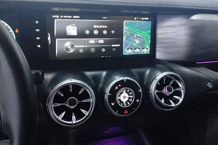Used Tank 300 2021 Off-Road Edition 2.0T Challenger Audio And AC Panel