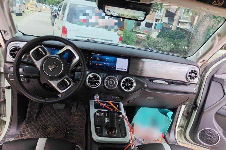Used Tank 300 2021 City Edition 2.0T—Truly Stylish Center Console