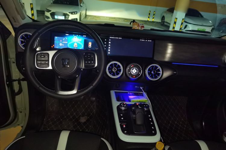 Used Tank 300 2021 City Edition 2.0T—Truly Stylish Center Console