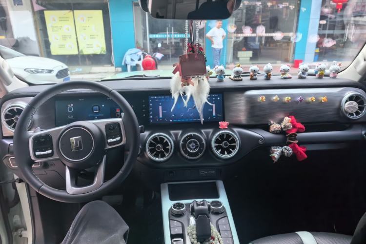 Used Tank 300 2021 City Edition 2.0T—Truly Stylish Center Console