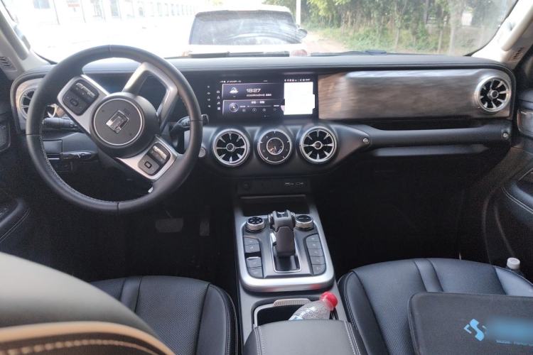 Used Tank 300 2021 City Edition 2.0T—Truly Stylish Center Console
