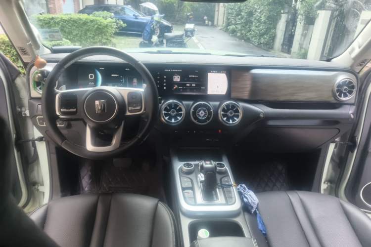 Used Tank 300 2021 City Edition 2.0T—Truly Stylish Center Console