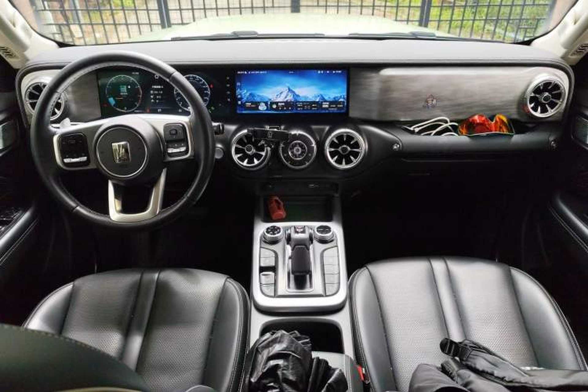 Used Tank 300 2021 City Edition 2.0T—Truly Stylish Center Console