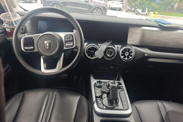 Used Tank 300 2021 City Edition 2.0T—Truly Stylish Center Console