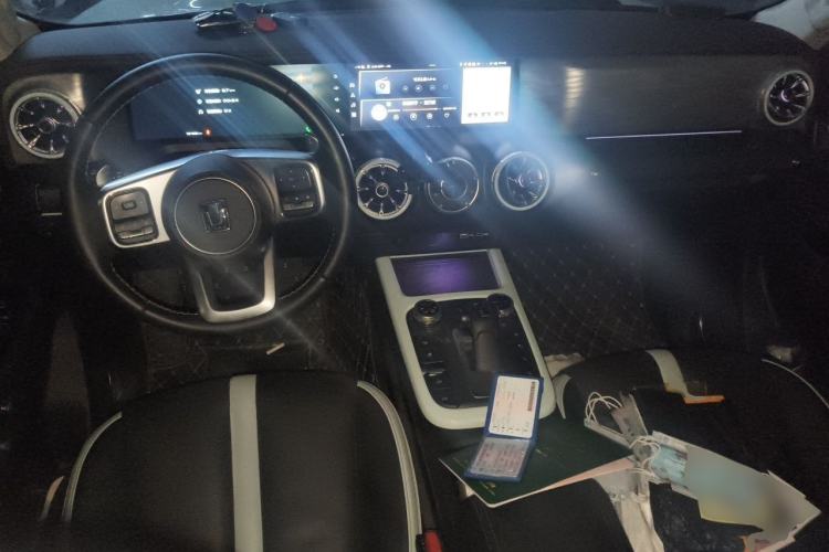 Used Tank 300 2021 City Edition 2.0T—Truly Stylish Center Console
