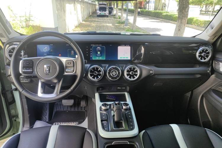 Used Tank 300 2021 City Edition 2.0T—Truly Stylish Center Console