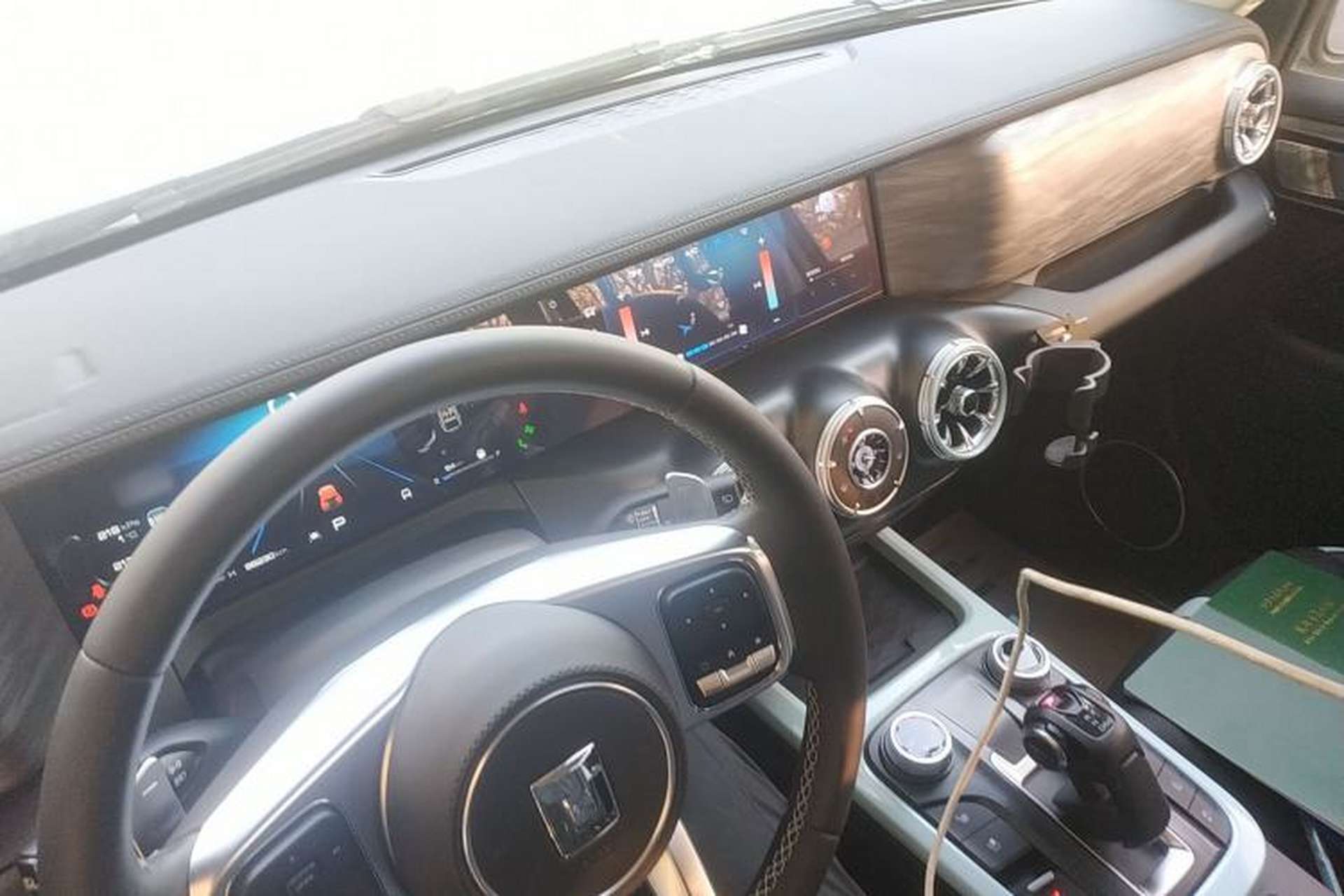 Used Tank 300 2021 City Edition 2.0T—Truly Stylish Center Console
