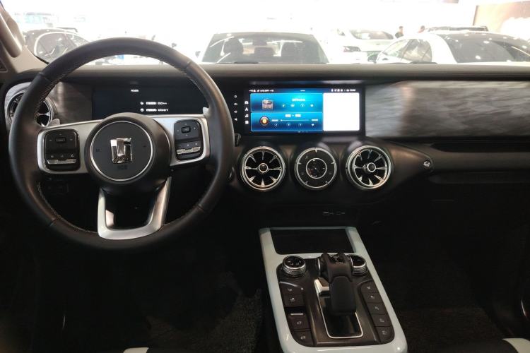 Used Tank 300 2021 City Edition 2.0T—Truly Stylish Center Console