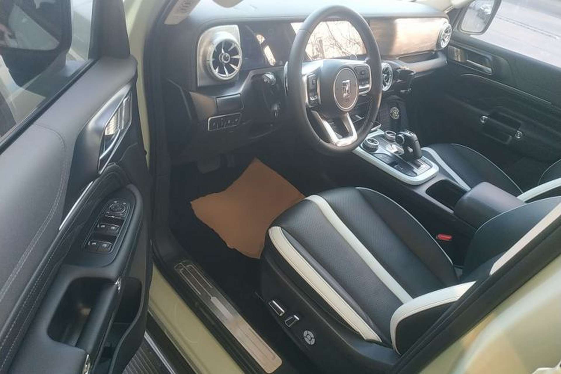 Used Tank 300 2021 City Edition 2.0T—Truly Stylish Driver Seat