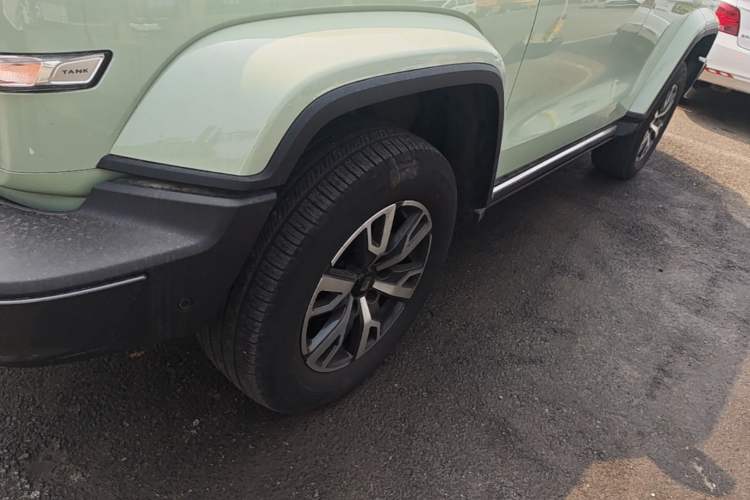 Used Tank 300 2021 City Edition 2.0T—Truly Stylish Exterior 4
