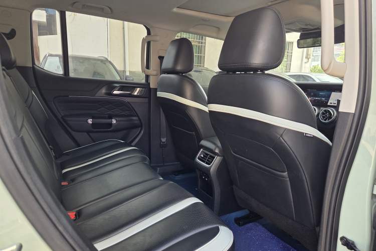 Used Tank 300 2021 City Edition 2.0T—Truly Stylish Interior 4