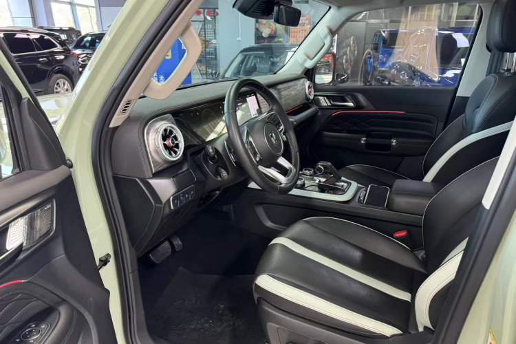 Used Tank 300 2021 City Edition 2.0T—Truly Stylish Interior 4