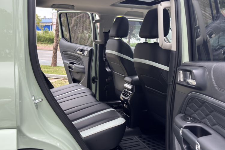 Used Tank 300 2021 City Edition 2.0T—Truly Stylish Interior 4