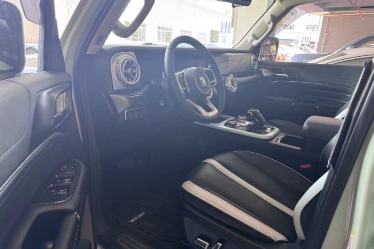 Used Tank 300 2021 City Edition 2.0T—Truly Stylish Interior 6