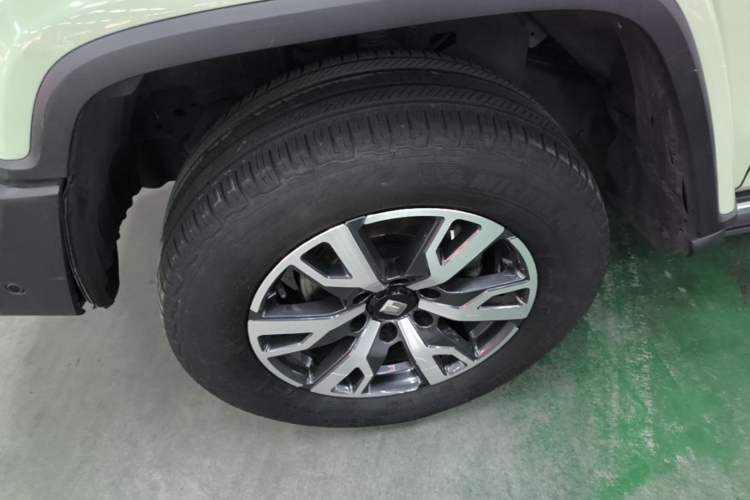Used Tank 300 2021 City Edition 2.0T—Truly Stylish Left Front Wheel Hub