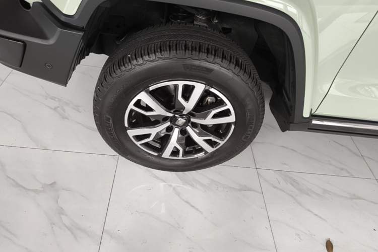 Used Tank 300 2021 City Edition 2.0T—Truly Stylish Left Front Wheel Hub