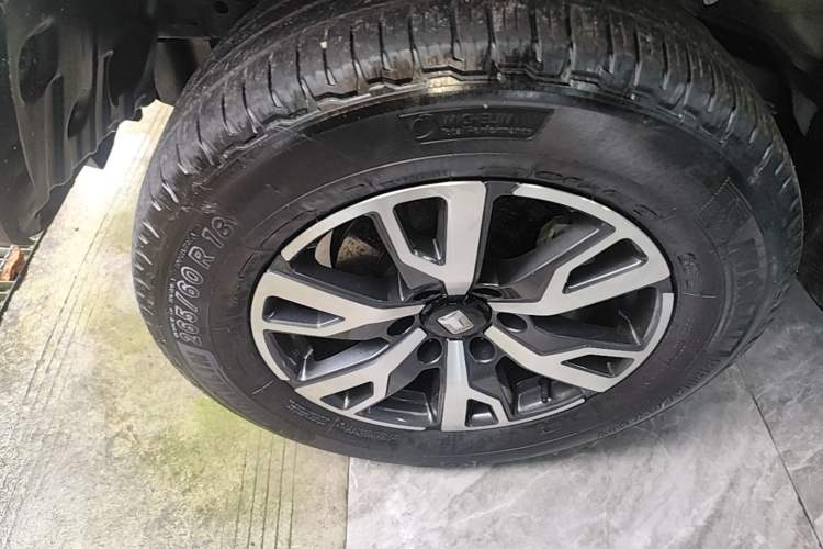 Used Tank 300 2021 City Edition 2.0T—Truly Stylish Left Front Wheel Hub