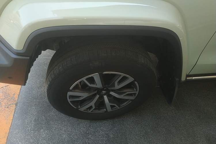 Used Tank 300 2021 City Edition 2.0T—Truly Stylish Left Front Wheel Hub