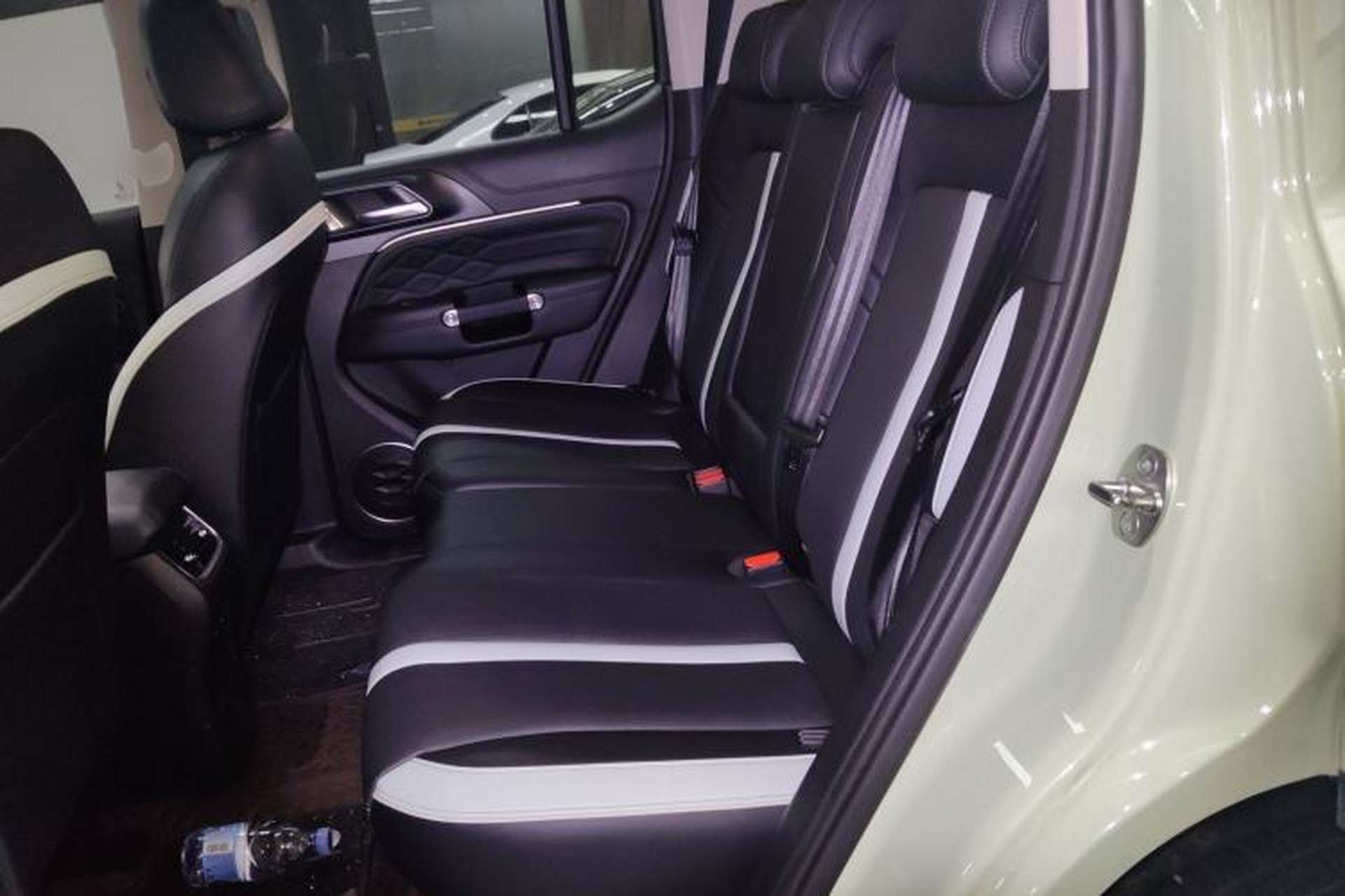 Used Tank 300 2021 City Edition 2.0T—Truly Stylish Left Rear Seat