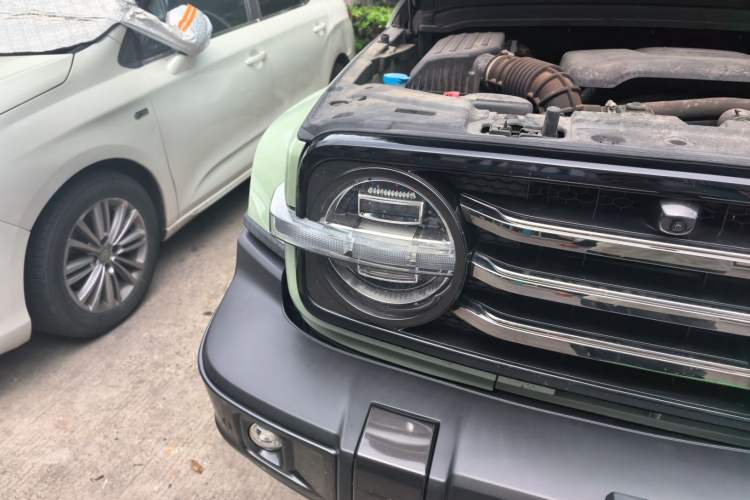 Used Tank 300 2021 City Edition 2.0T—Truly Stylish Right Front Headlight