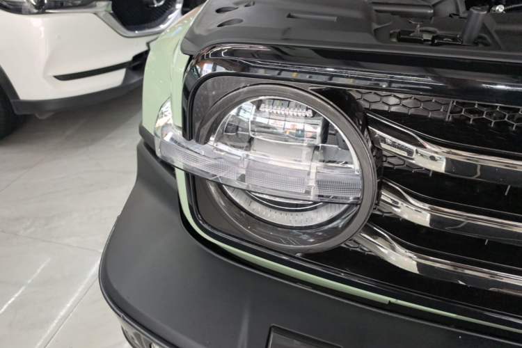 Used Tank 300 2021 City Edition 2.0T—Truly Stylish Right Front Headlight