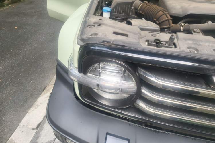 Used Tank 300 2021 City Edition 2.0T—Truly Stylish Right Front Headlight