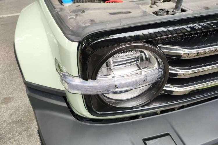 Used Tank 300 2021 City Edition 2.0T—Truly Stylish Right Front Headlight