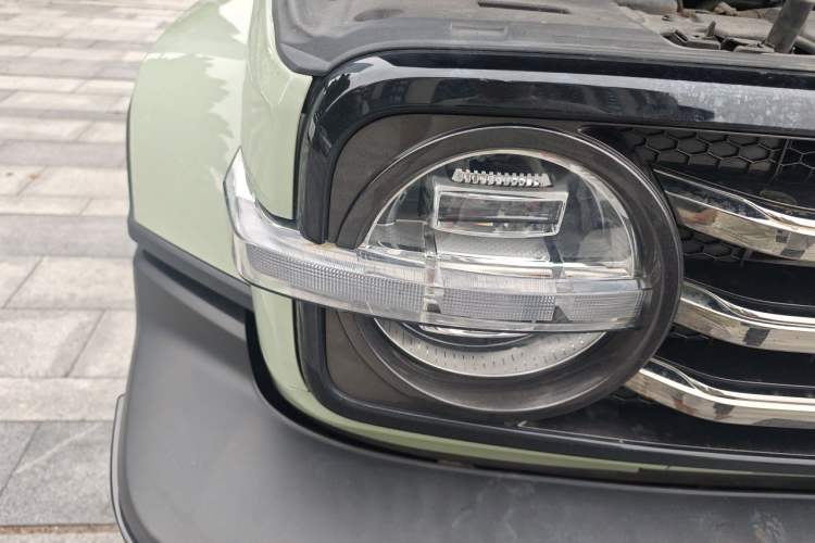Used Tank 300 2021 City Edition 2.0T—Truly Stylish Right Front Headlight