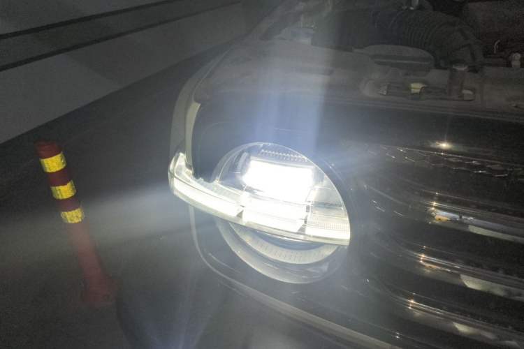 Used Tank 300 2021 City Edition 2.0T—Truly Stylish Right Front Headlight