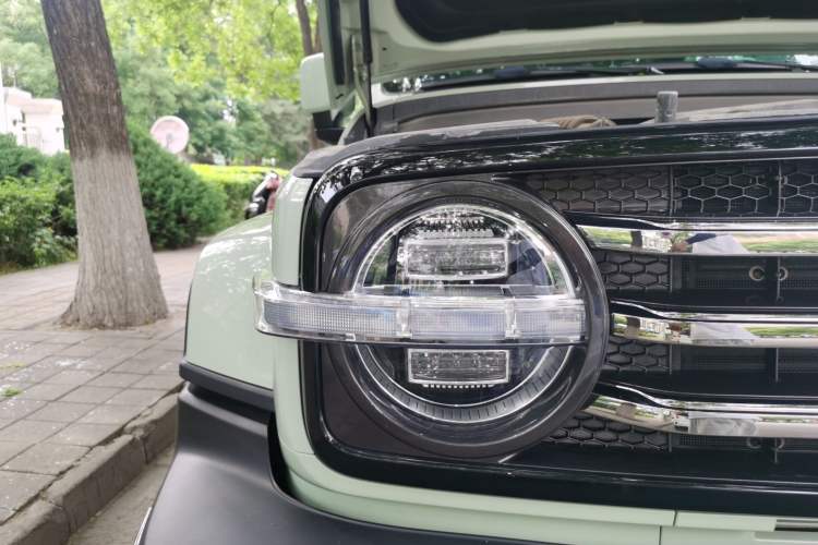 Used Tank 300 2021 City Edition 2.0T—Truly Stylish Right Front Headlight