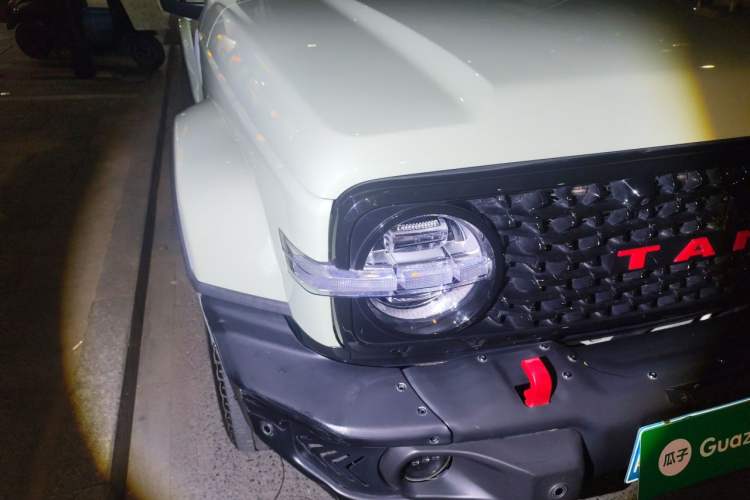 Used Tank 300 2021 City Edition 2.0T—Truly Stylish Right Front Headlight